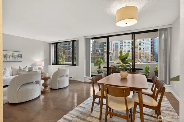 $499,000 | 2100 3rd Avenue, Unit 405, Seattle, WA 98121