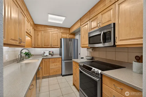 $499,000 | 2100 3rd Avenue, Unit 405, Seattle, WA 98121