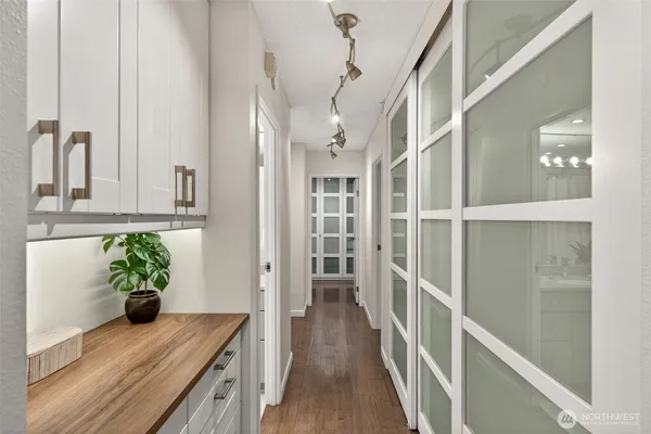 $499,000 | 2100 3rd Avenue, Unit 405, Seattle, WA 98121
