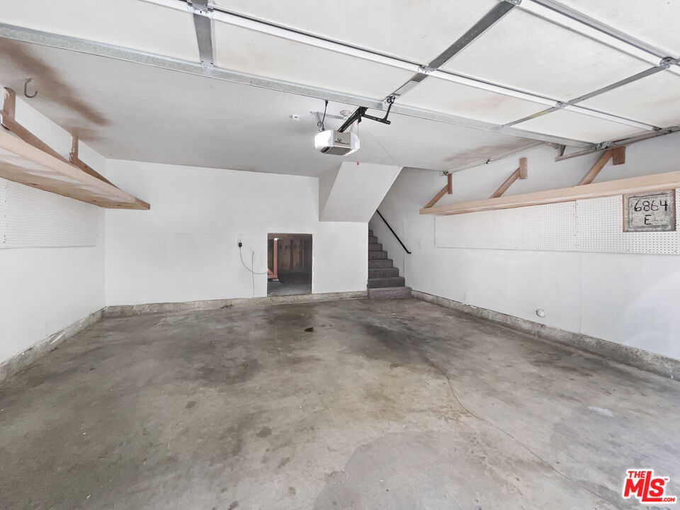 6864 Hatillo Avenue, Unit E Winnetka, CA 91306 - Photo 18 of 18