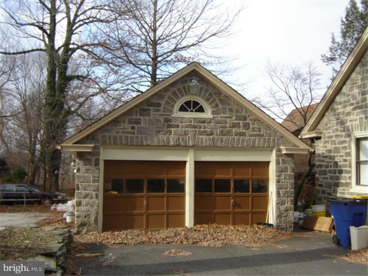 1311 Baltimore Pike Springfield, PA 19064 - Photo 3 of 4 Garage