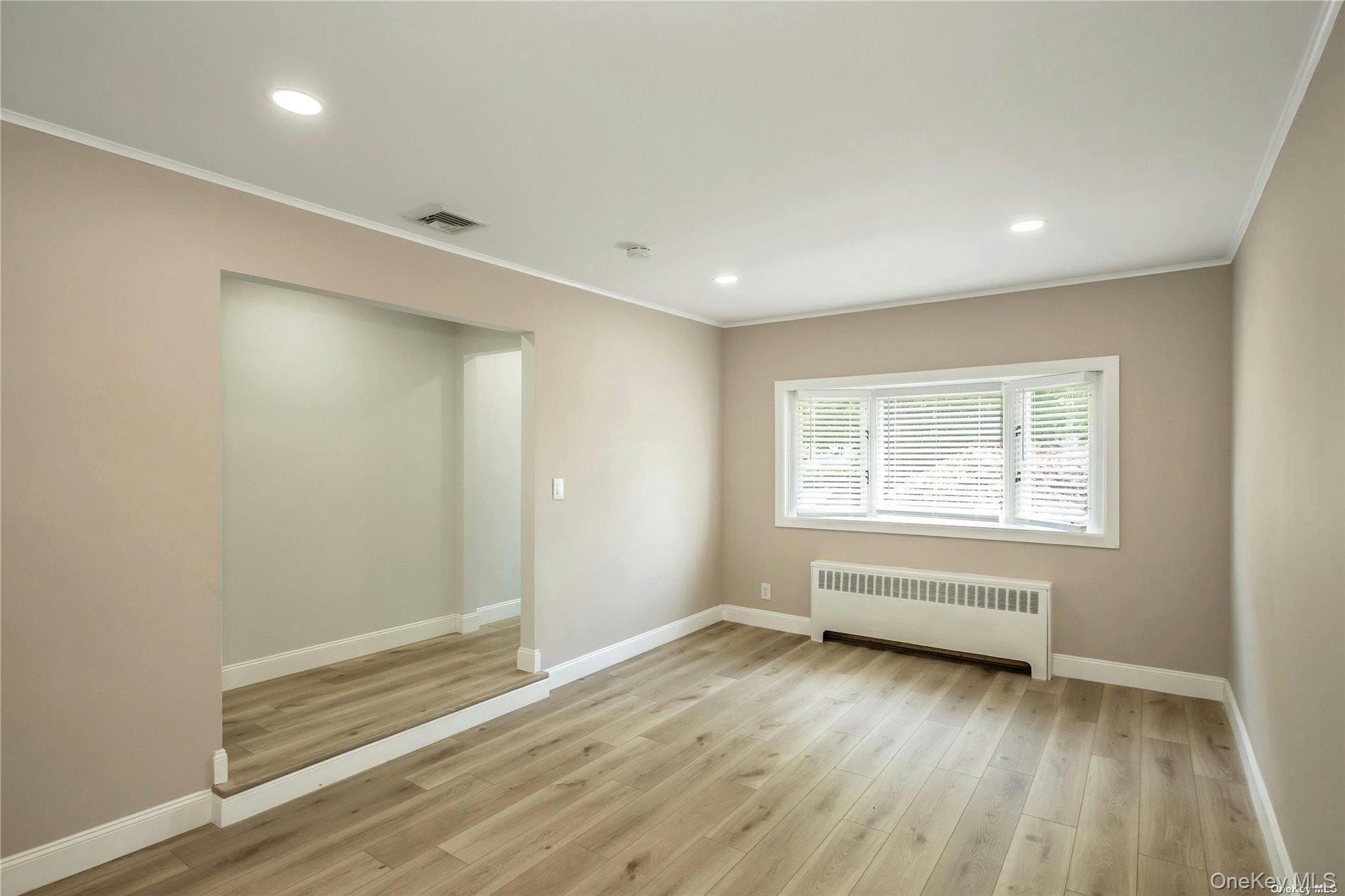83 Knickerbocker Road East Plainview, NY 11803 - Photo 6 of 24