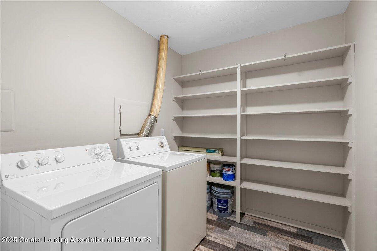 4831 Gull Road, Unit 8 Lansing, MI 48917 - Photo 12 of 22 16-Media Jett - 16