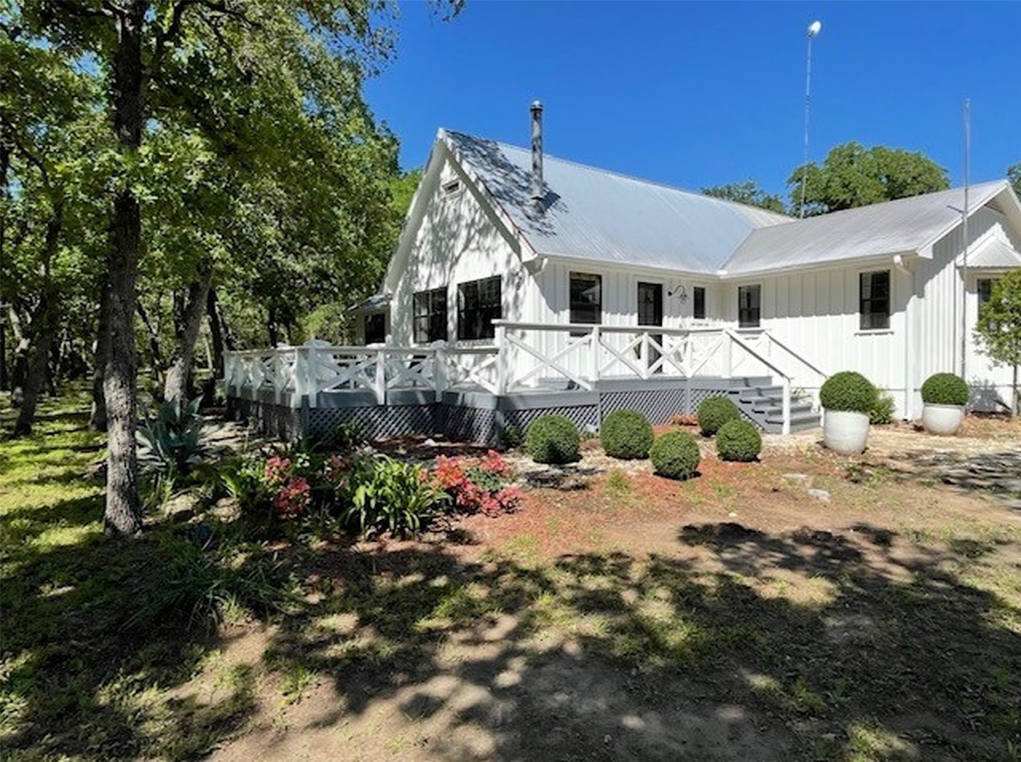 6811 Mockingbird Road Flatonia, TX 78941 - Photo 1 of 32