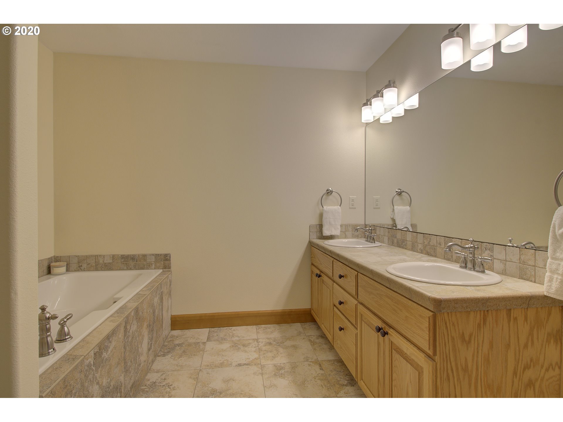 19759 Southeast 38th Way Camas, WA 98607 - Photo 13 of 28 Gallery Image 13