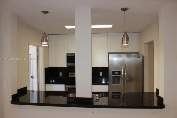$2,200 | 1958 Monroe Street, Unit 210, Hollywood, FL 33020