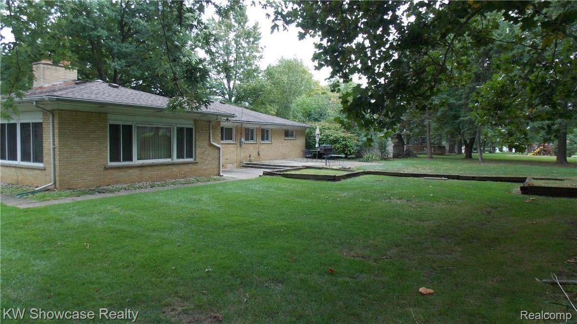 28109 Hawberry Road Farmington, MI 48331 - Photo 6 of 26 DSCN3865.JPG