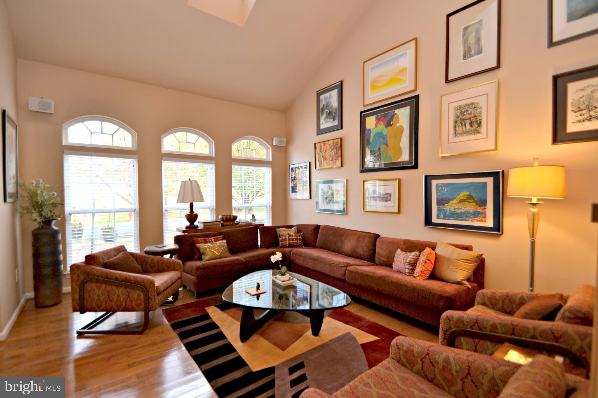 8417 Meadowsweet Road Baltimore, MD 21208 - Photo 3 of 30 Living Room