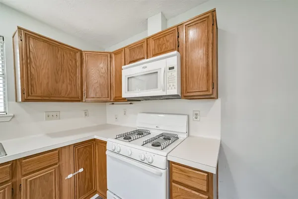 $2,225 | 1021 North Sunset Drive, Pearland, TX 77581