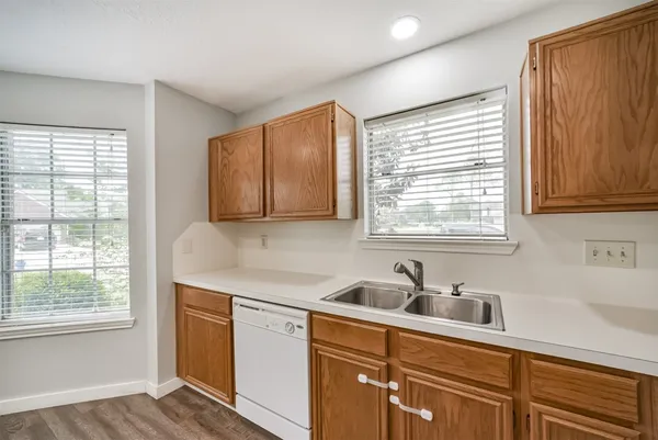 $2,225 | 1021 North Sunset Drive, Pearland, TX 77581