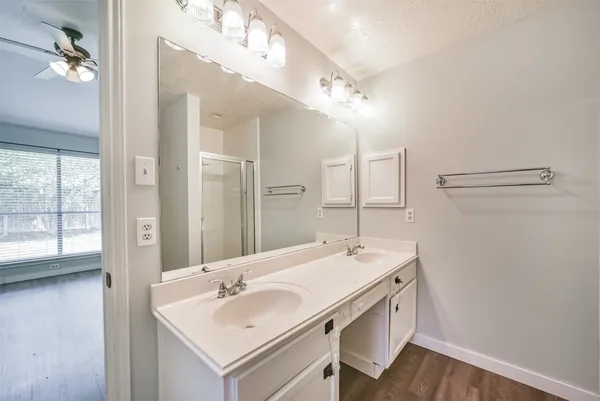 $2,225 | 1021 North Sunset Drive, Pearland, TX 77581