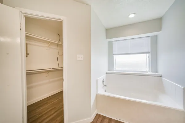 $2,225 | 1021 North Sunset Drive, Pearland, TX 77581