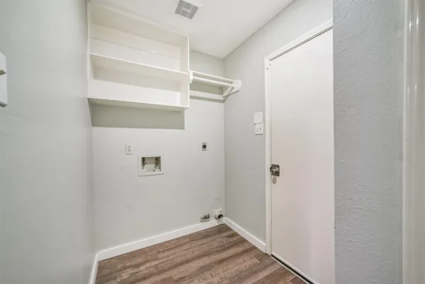 $2,225 | 1021 North Sunset Drive, Pearland, TX 77581