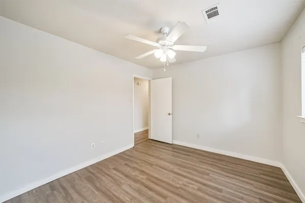 $2,225 | 1021 North Sunset Drive, Pearland, TX 77581