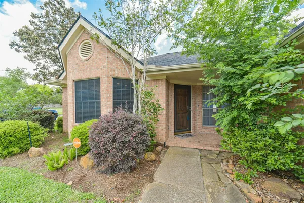 $2,225 | 1021 North Sunset Drive, Pearland, TX 77581