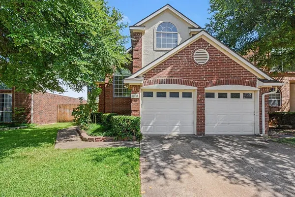 $374,995 | 340 Arbor Court, Euless, TX 76039