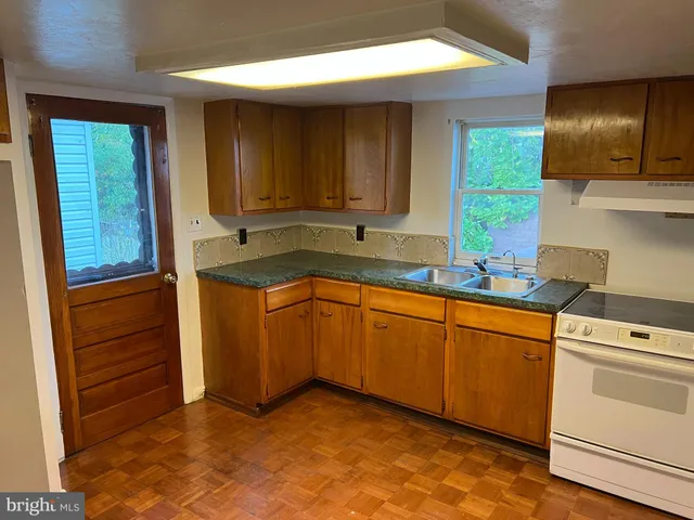 $300,000 | 36 East Roberts Street, Cumberland, MD 21502