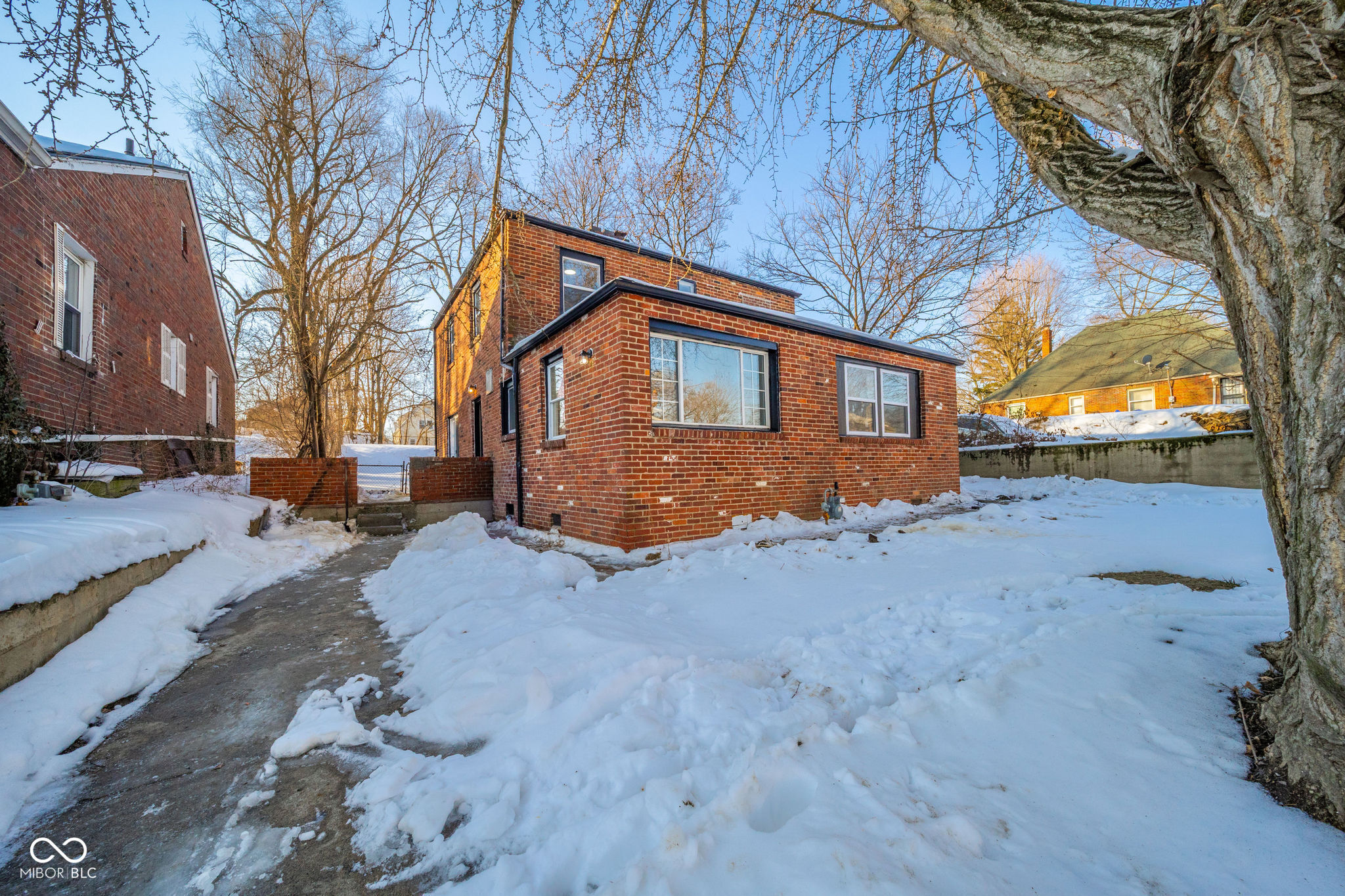 1633 Hst W 10th Street Anderson, IN 46016 - Photo 20 of 25