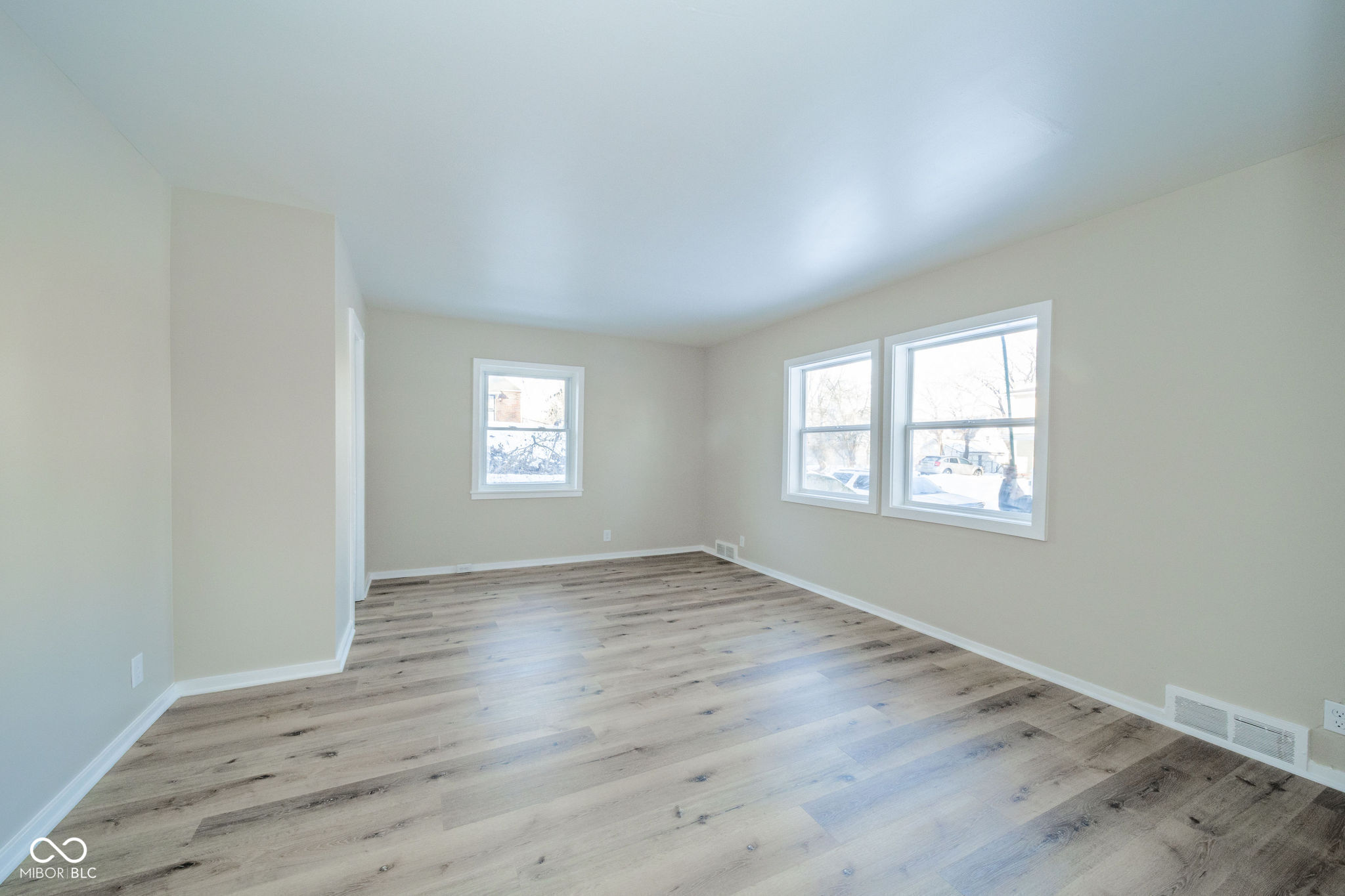 1633 Hst W 10th Street Anderson, IN 46016 - Photo 7 of 25