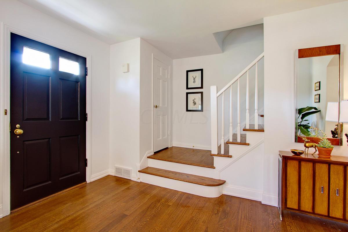 2625 Brandon Road Columbus, OH 43221 - Photo 4 of 34