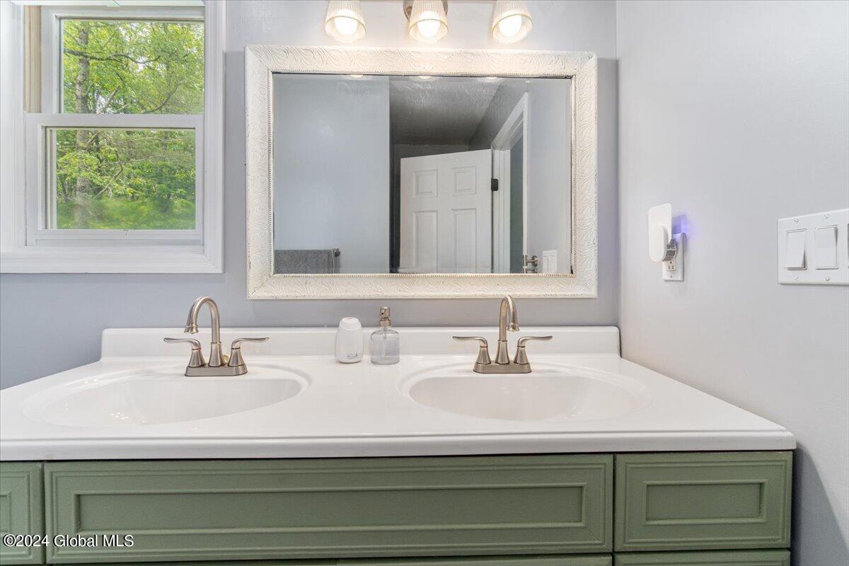 861 Middleline Road Milton, NY 12020 - Photo 23 of 40 47-DSC08134