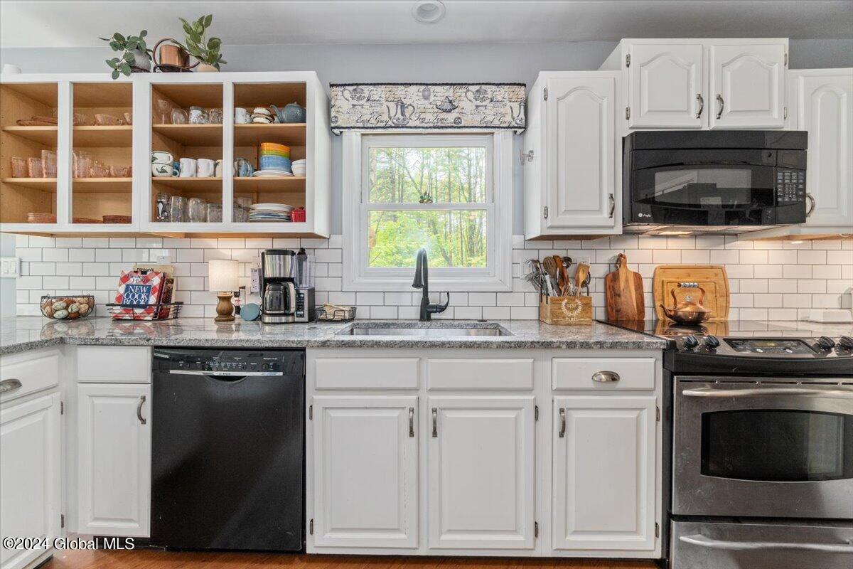 861 Middleline Road Milton, NY 12020 - Photo 3 of 40 44-DSC08127