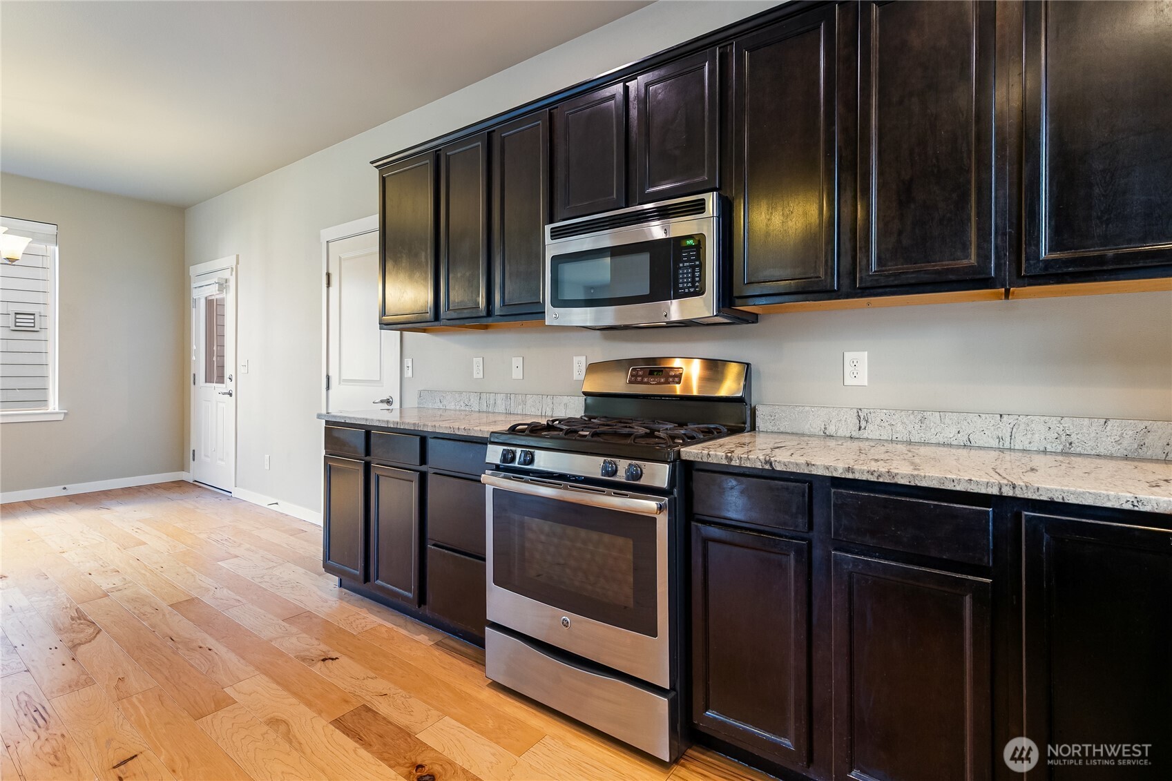 304 Tremont Avenue Bellingham, WA 98226 - Photo 8 of 24