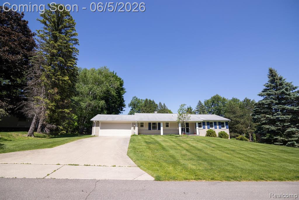 724 Sandstone Drive Rochester Hills, MI 48309 - Photo 4 of 60