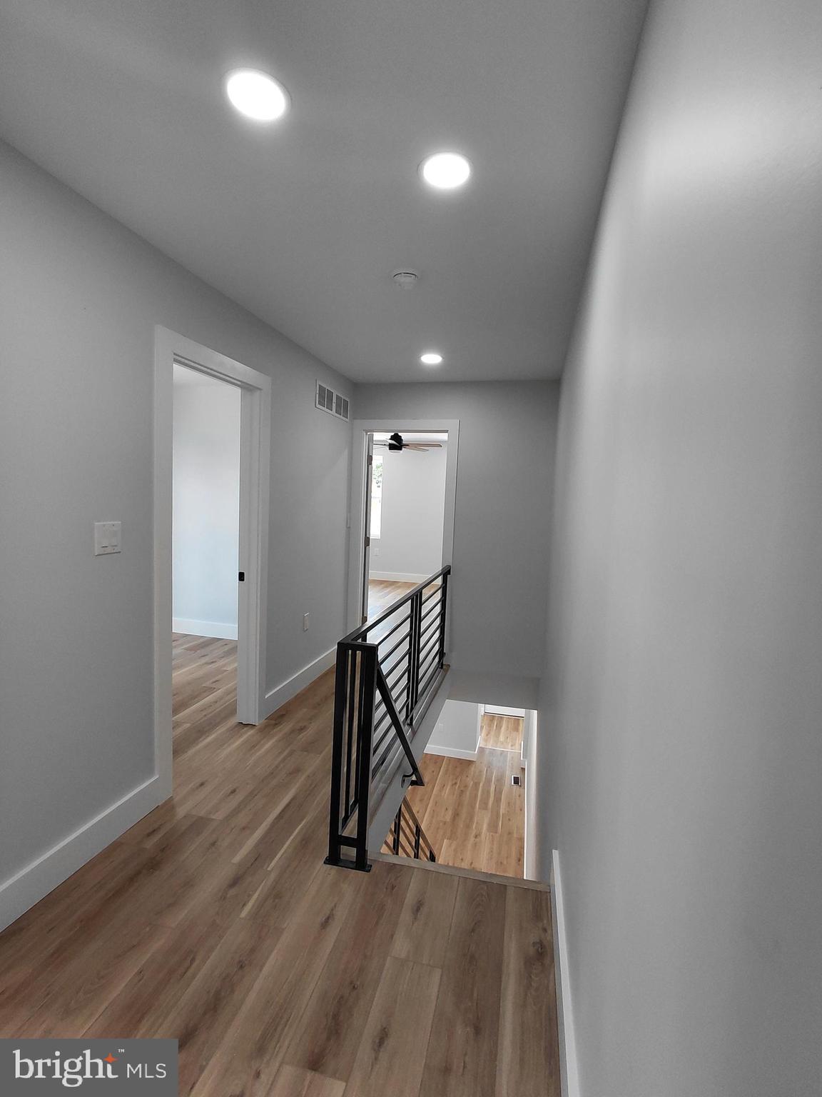 43 East Sharpnack Street Philadelphia, PA 19119 - Photo 19 of 37