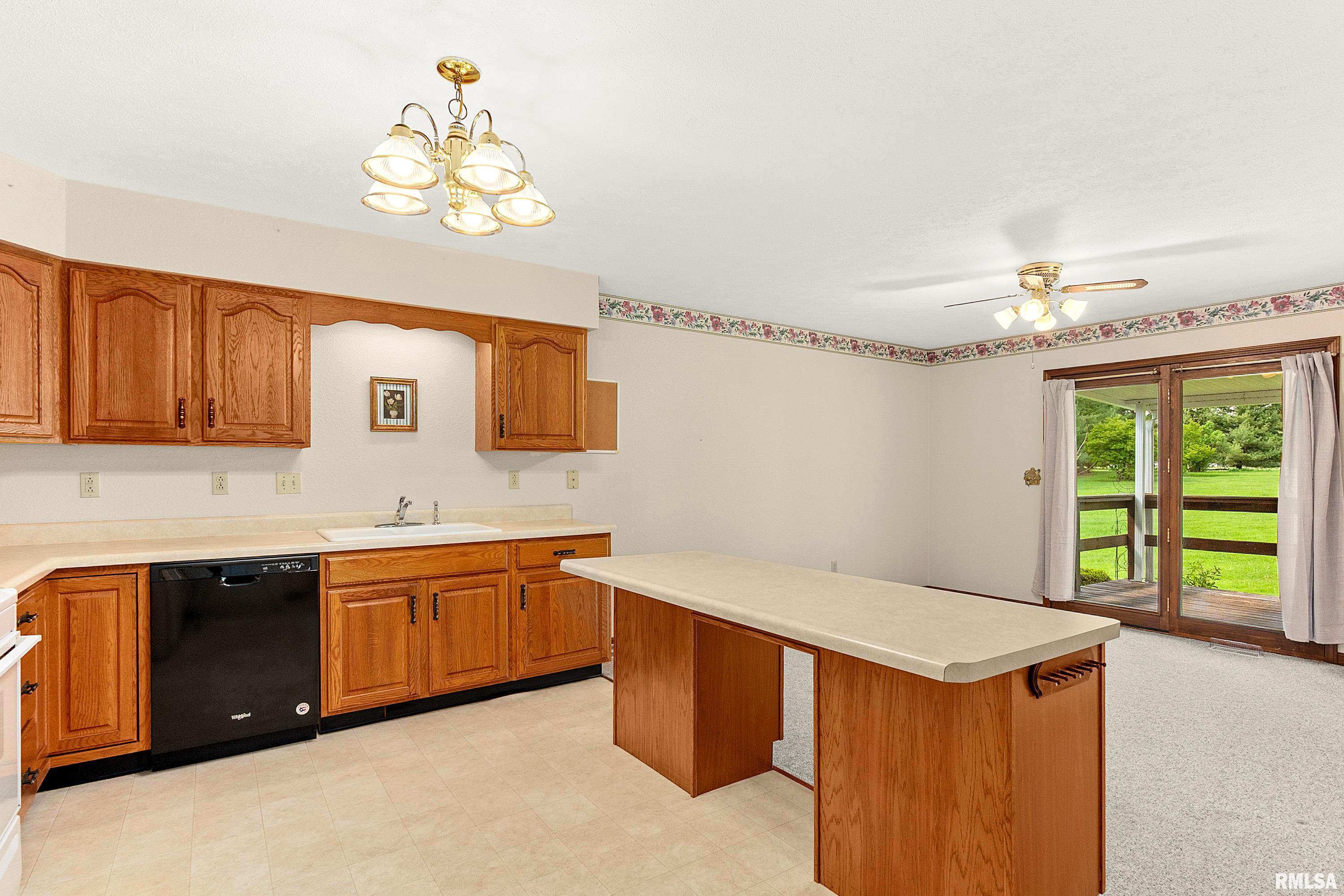1683 East Myrtle Street Canton, IL 61520 - Photo 11 of 24