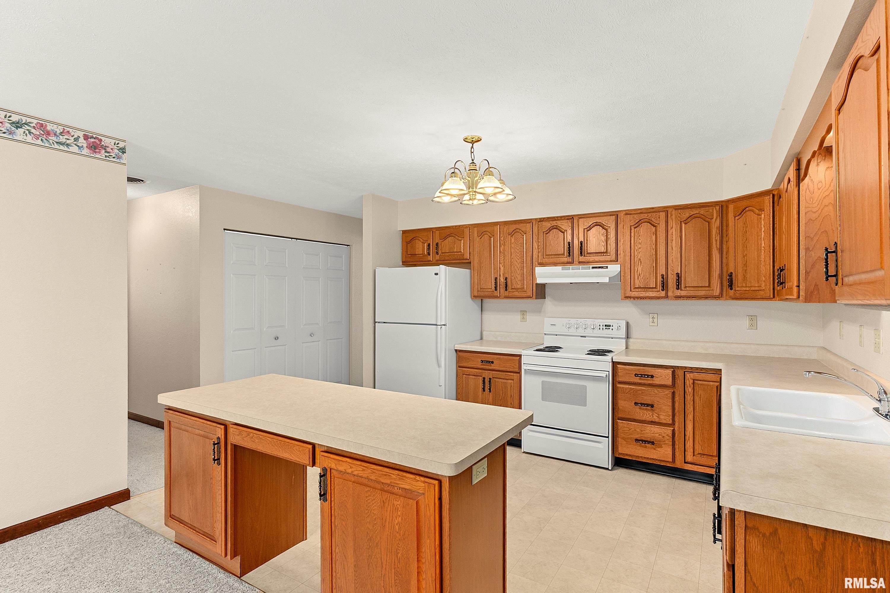 1683 East Myrtle Street Canton, IL 61520 - Photo 13 of 24