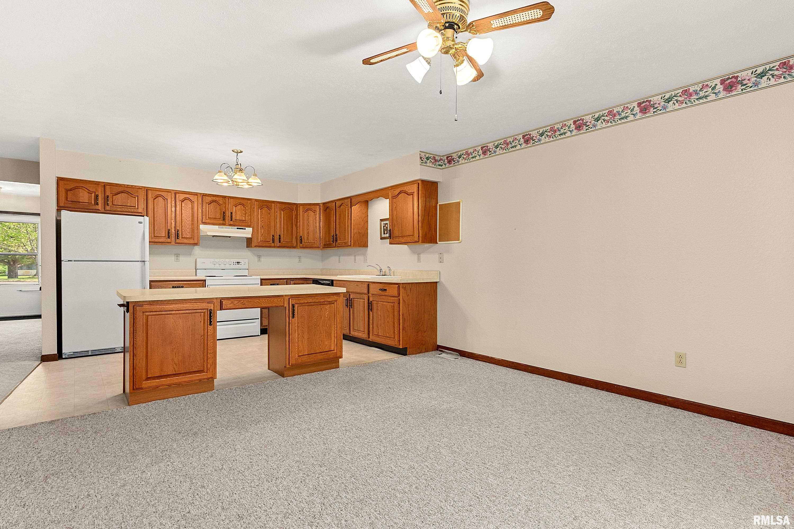 1683 East Myrtle Street Canton, IL 61520 - Photo 15 of 24