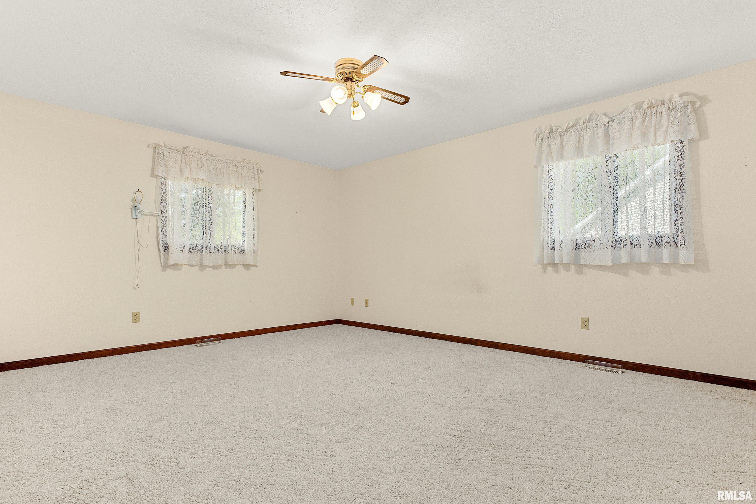 1683 East Myrtle Street Canton, IL 61520 - Photo 18 of 24