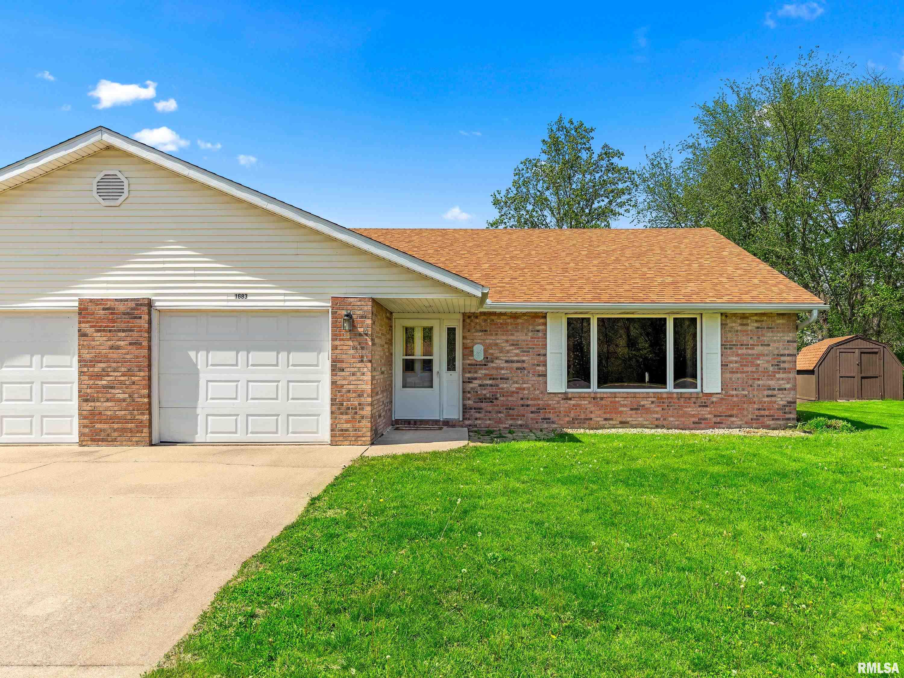 1683 East Myrtle Street Canton, IL 61520 - Photo 2 of 24