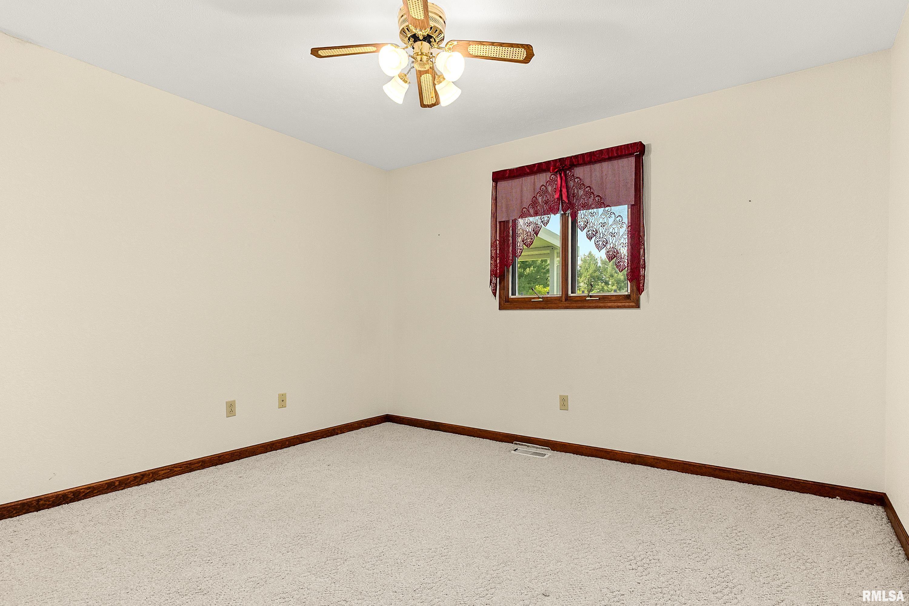 1683 East Myrtle Street Canton, IL 61520 - Photo 22 of 24