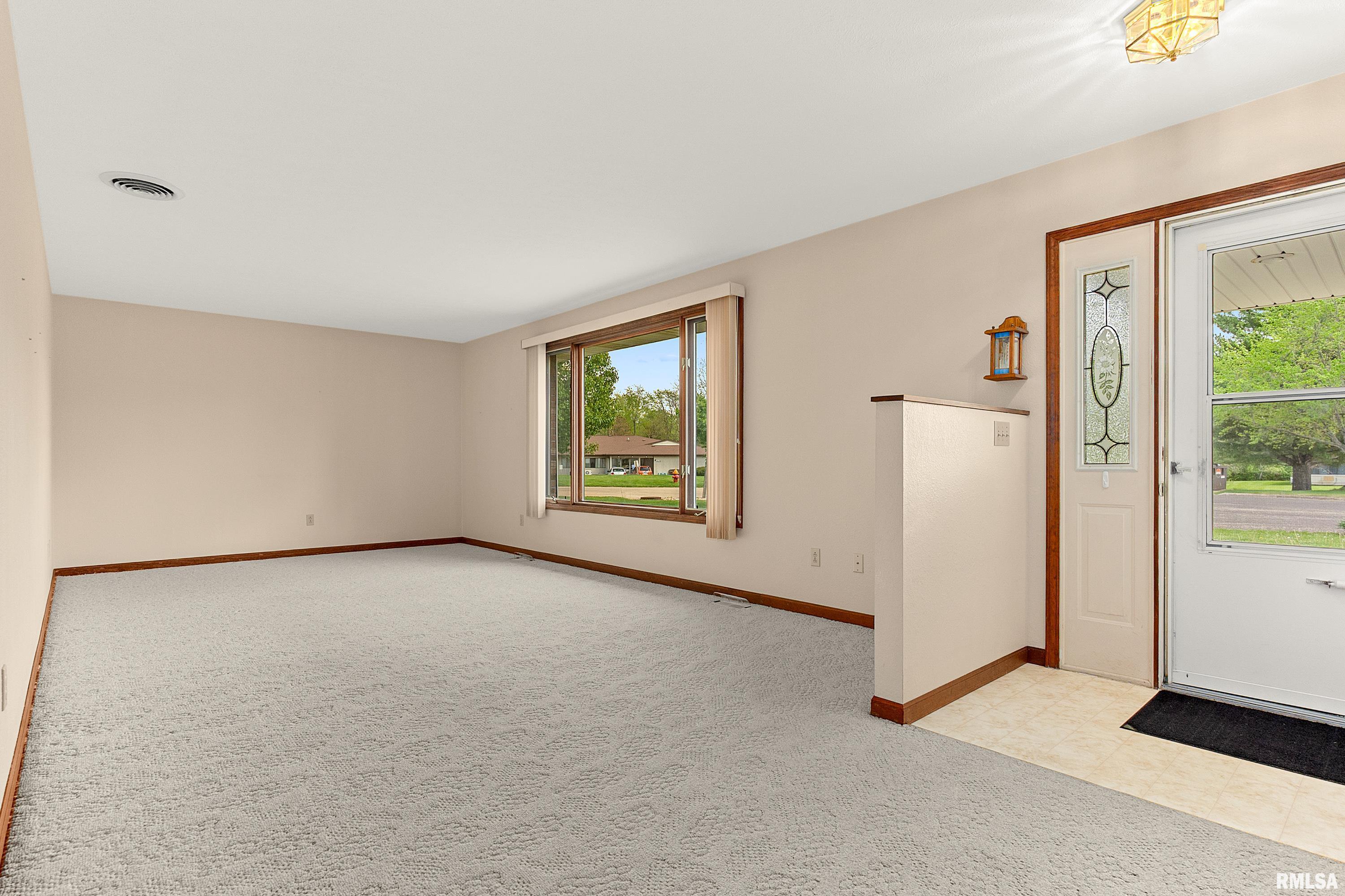 1683 East Myrtle Street Canton, IL 61520 - Photo 8 of 24