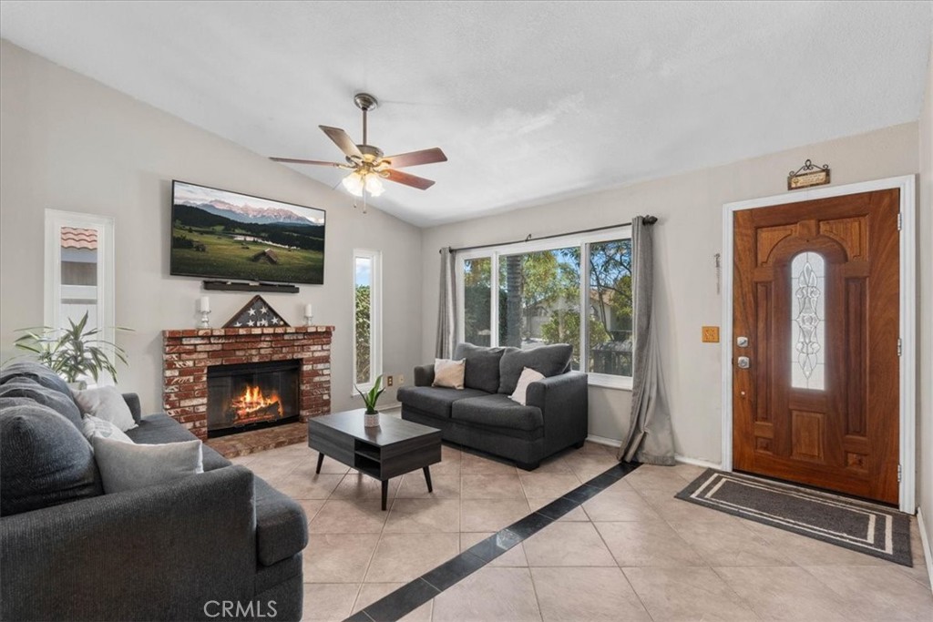8715 Sandhill Drive Riverside, CA 92508 - Photo 8 of 38