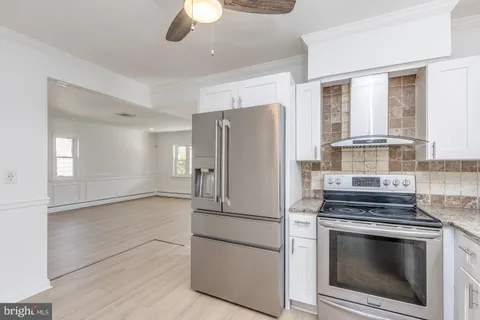 $300,000 | 313 East Washington Avenue, Magnolia, NJ 08049