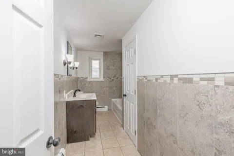 $300,000 | 313 East Washington Avenue, Magnolia, NJ 08049