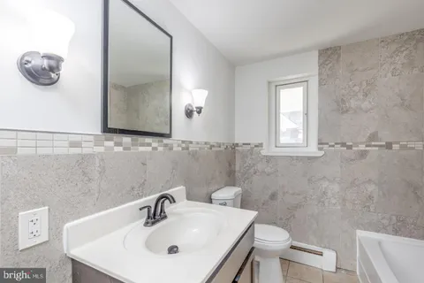 $300,000 | 313 East Washington Avenue, Magnolia, NJ 08049