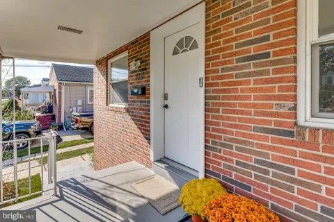 $300,000 | 313 East Washington Avenue, Magnolia, NJ 08049