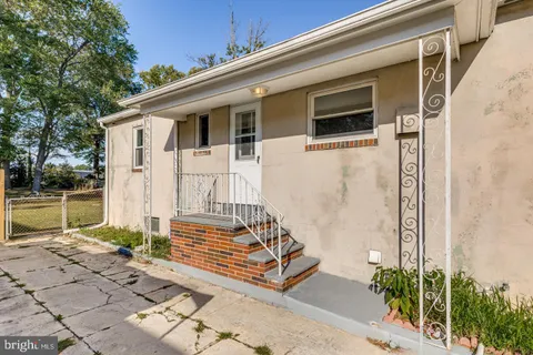 $300,000 | 313 East Washington Avenue, Magnolia, NJ 08049