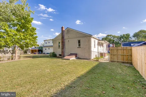 $300,000 | 313 East Washington Avenue, Magnolia, NJ 08049