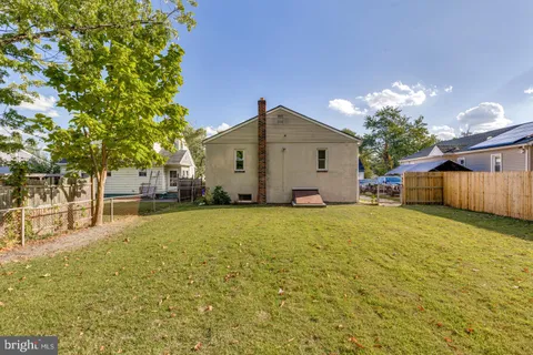 $300,000 | 313 East Washington Avenue, Magnolia, NJ 08049