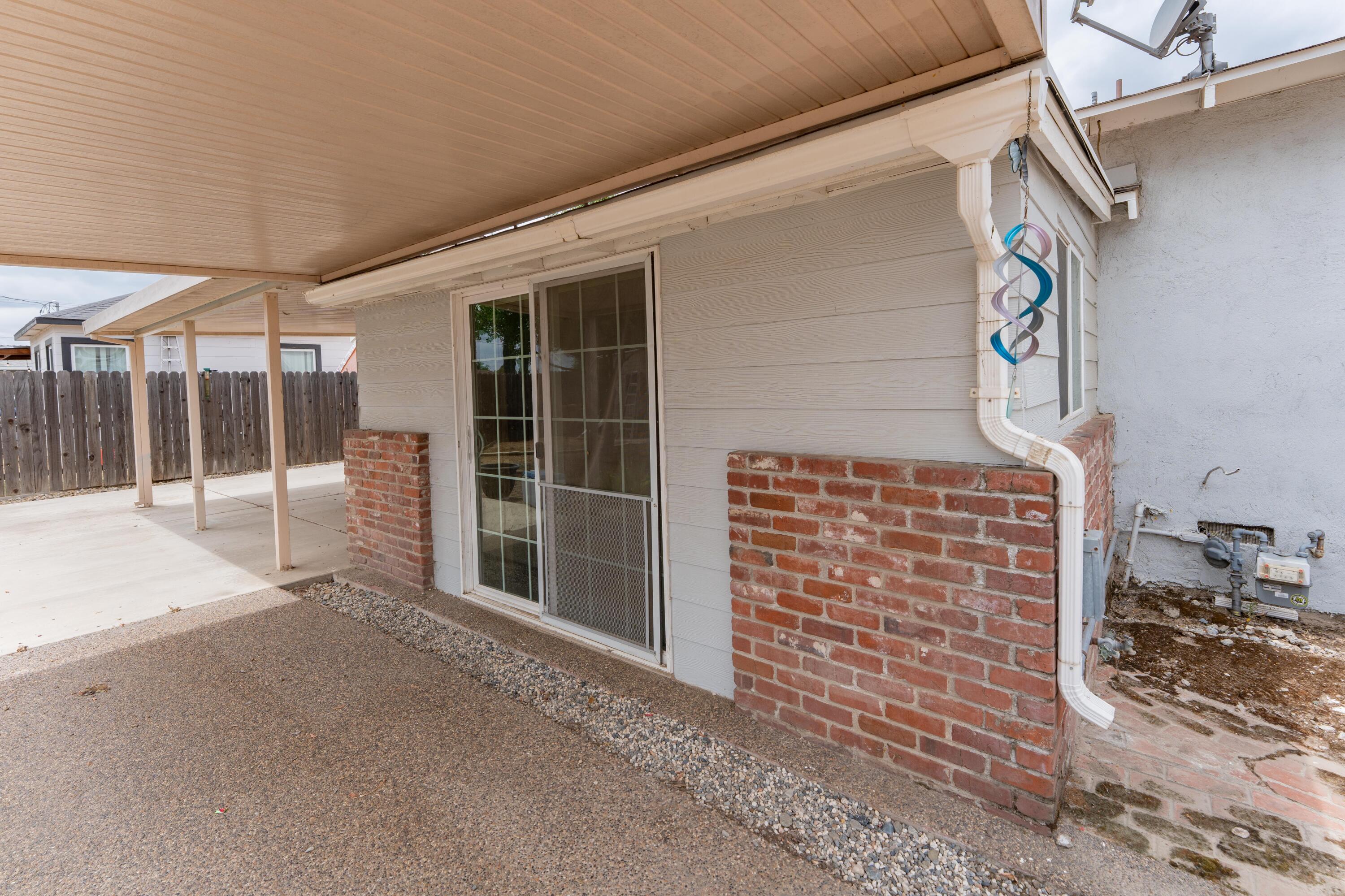570 North Birch Avenue Reedley, CA 93654 - Photo 50 of 52 a view of entrance gate of building