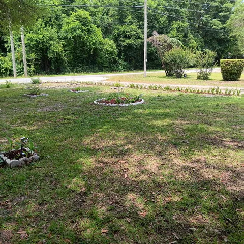 view of a swimming pool