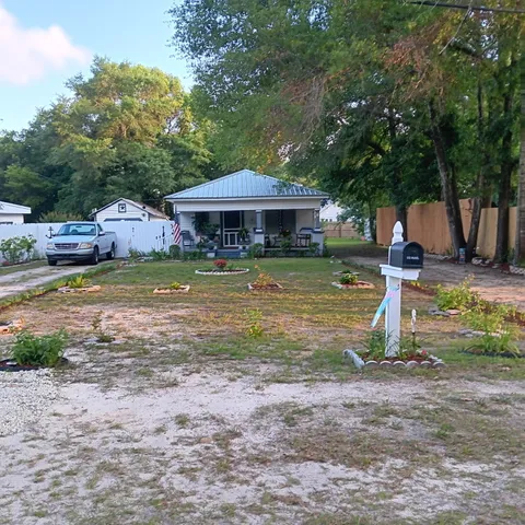 $213,000 | 72 Park Avenue, DeFuniak Springs, FL 32435