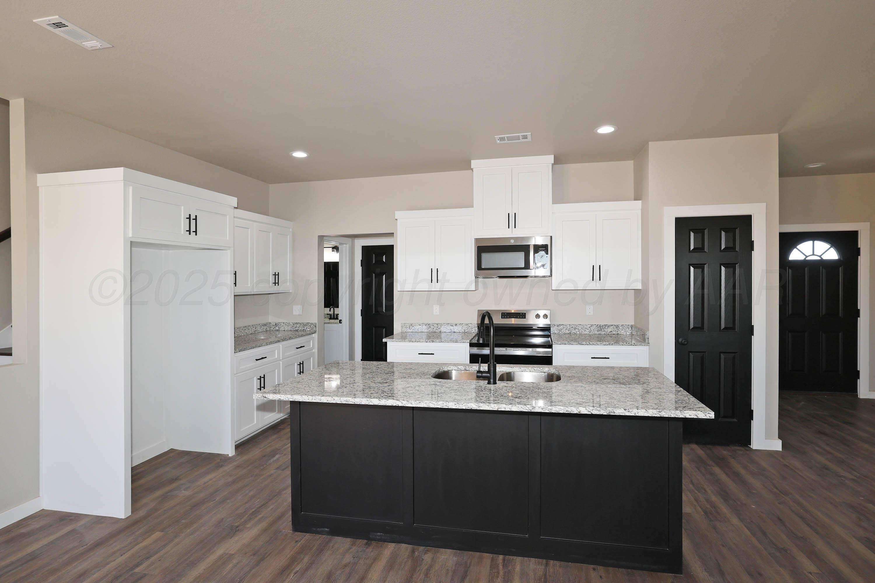4010 Clive Avenue Amarillo, TX 79118 - Photo 17 of 41 18-Number 1-Kitchen