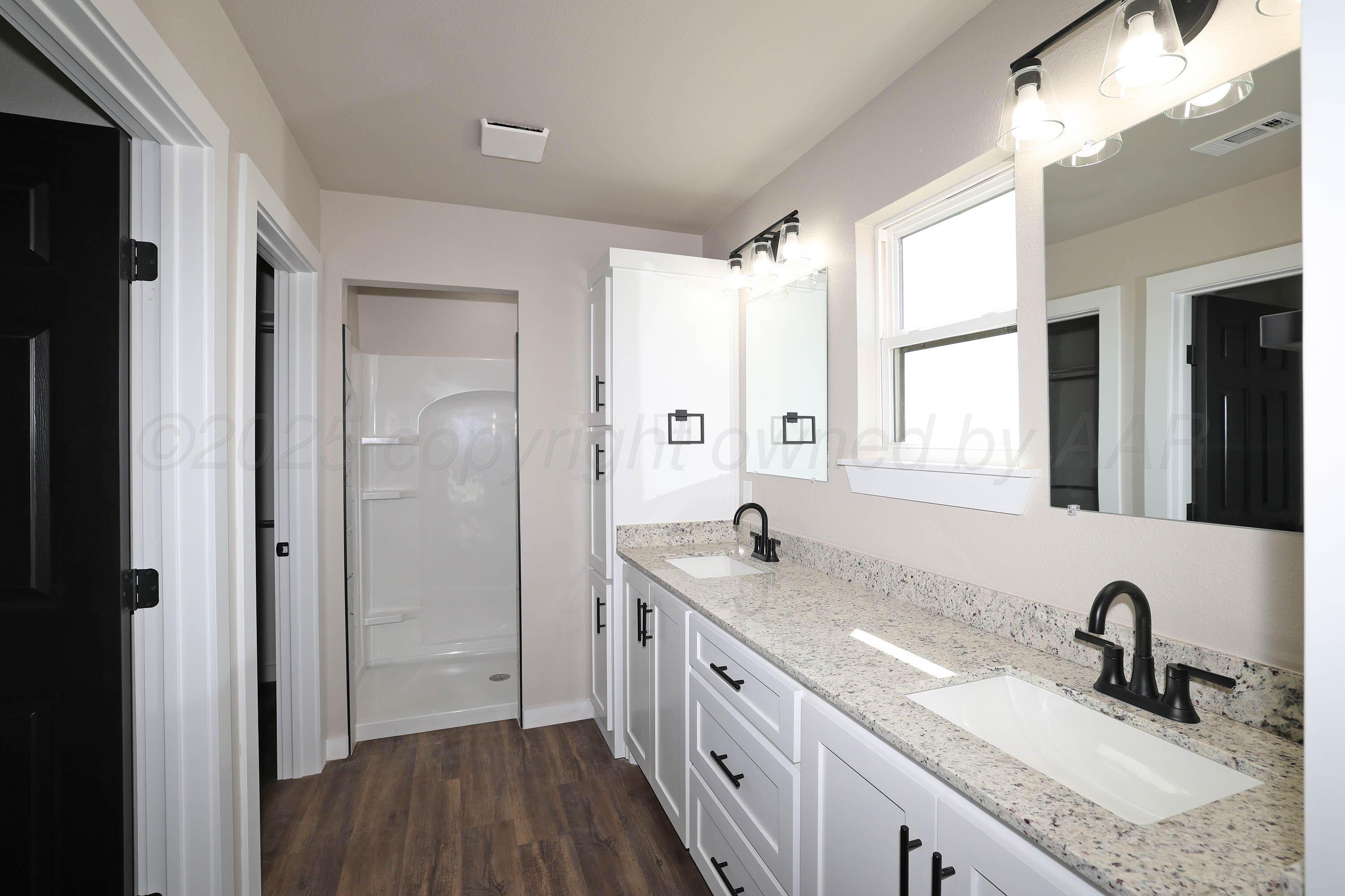 4010 Clive Avenue Amarillo, TX 79118 - Photo 26 of 41 26-Number 1-Primary Bath