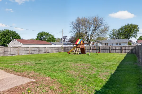 $219,900 | 602 14th Place, Camanche, IA 52730
